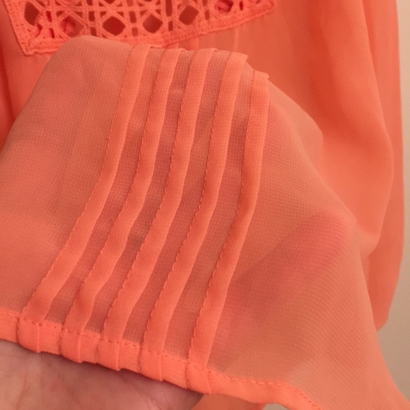 EUC Sleeveless sheer Blouse / Loose fit - Picture 4 of 14